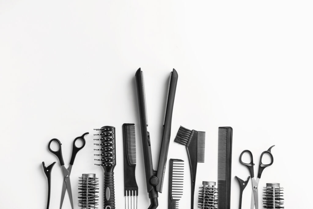 Aktuelles Bild: Set of hairdresser tools and accessories on white background
